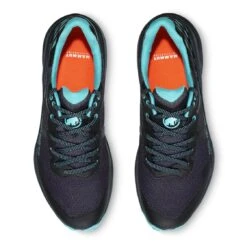 Mammut Trail-Laufschuhe Sertig II Low GTX (Multifunktion, Wasserdicht) Schwarz/blau Damen 13 Mammut Trail-Laufschuhe Sertig II Low GTX (Multifunktion, Wasserdicht) Schwarz/blau Damen -LaufPro Verkäufe Mammut 3030 04290 00575 Sertig II Low GTX Schuh203 1121x1121 1